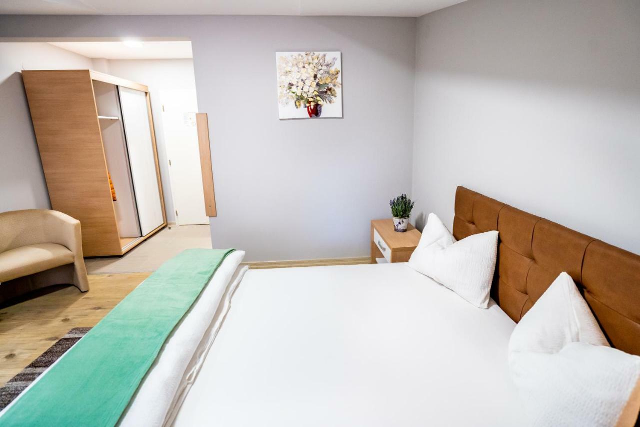Casa Blum Otel Lugoj Dış mekan fotoğraf